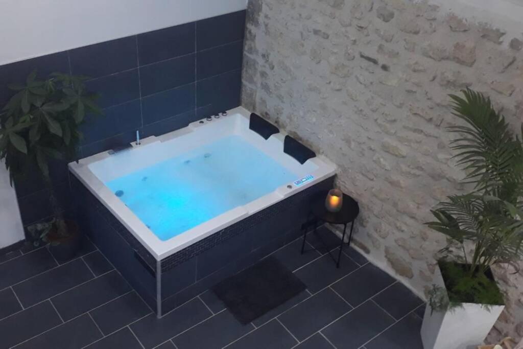 Maison Privative, Cocooning, Zen , Avec Jacuzzi Mont-Notre-Dame Eksteriør billede